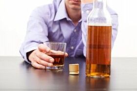 пијење алкохола као узрок слабе потенције